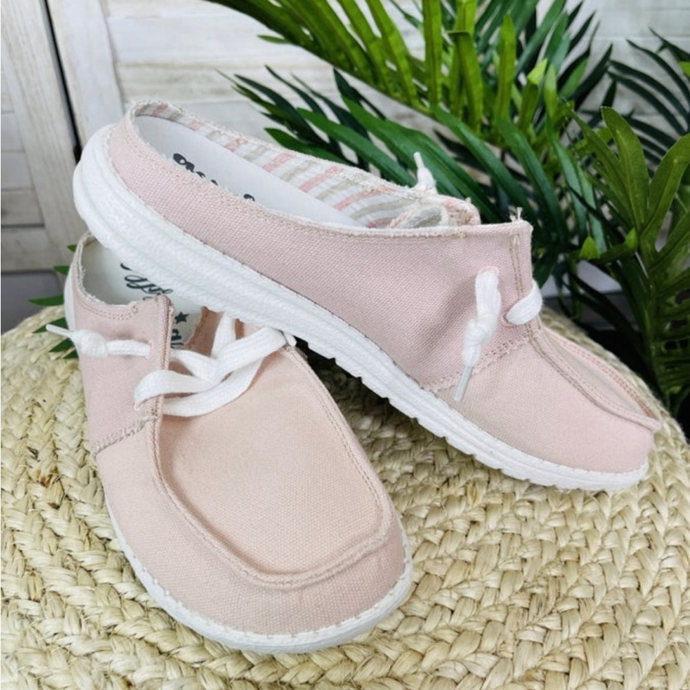 VERY G JUST DREAMING SNEAKERS